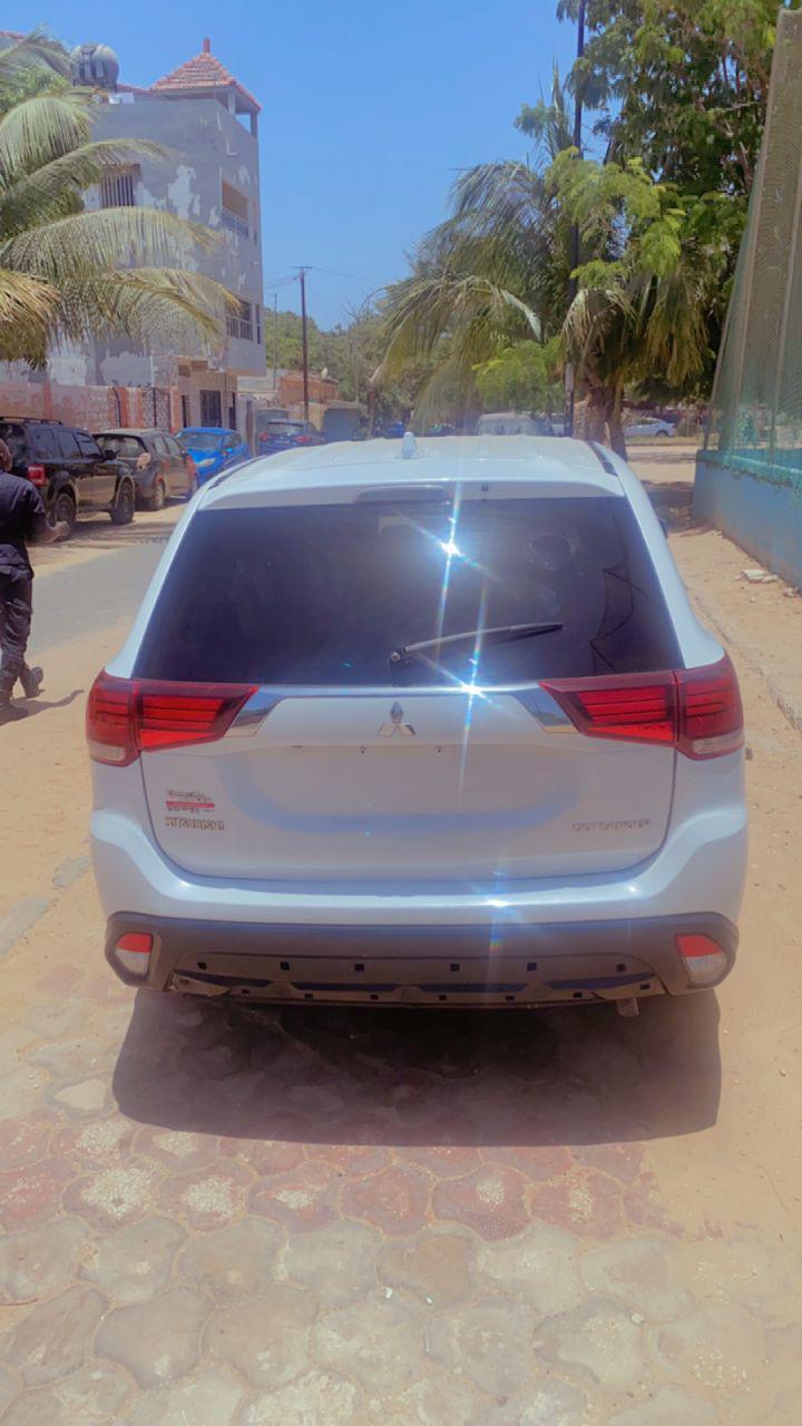 Mitsubishi Outlander 2019 à vendre 7 places - photo 13
